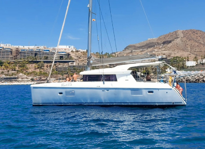 privater Segelboot Katamaran